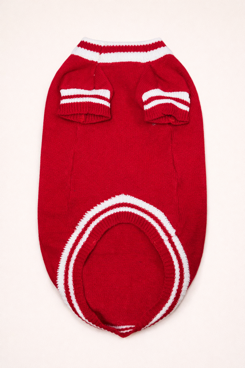 Dettaglio del maglioncino per cane TwBear Cozy Knit con applicazione decorativa TwBear